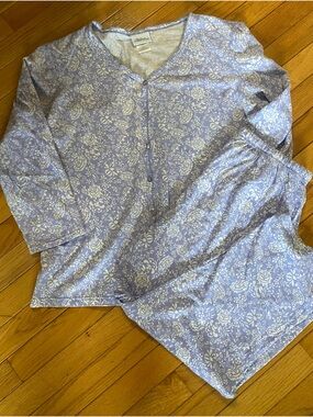The Vermont Country Store - Lavender and White Women’s Floral Pajama Set